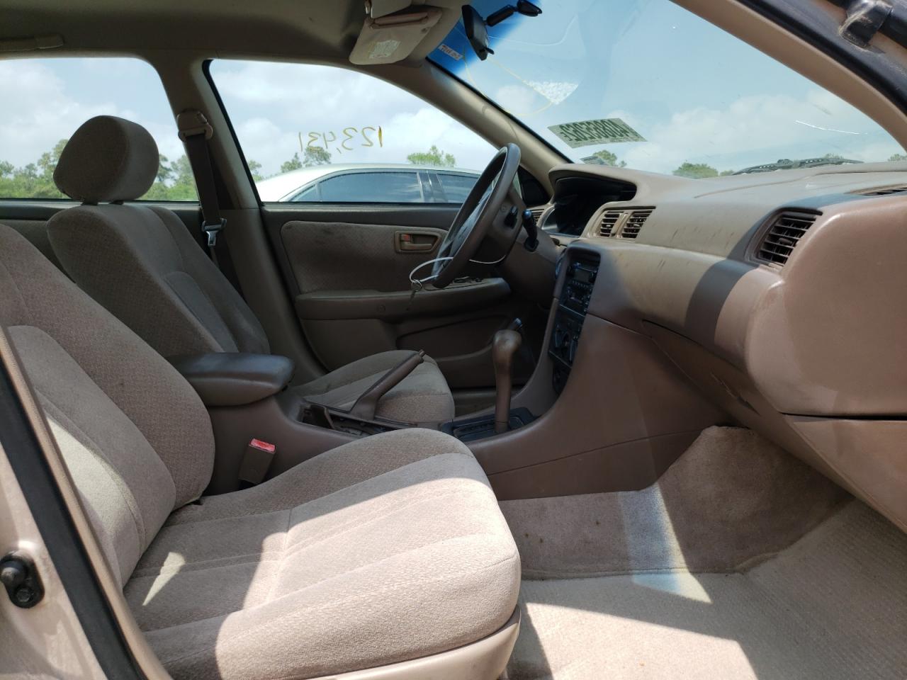Photo 5 from auction – 2000 TOYOTA CAMRY LE with VIN 4T1BF22KXYU952103
