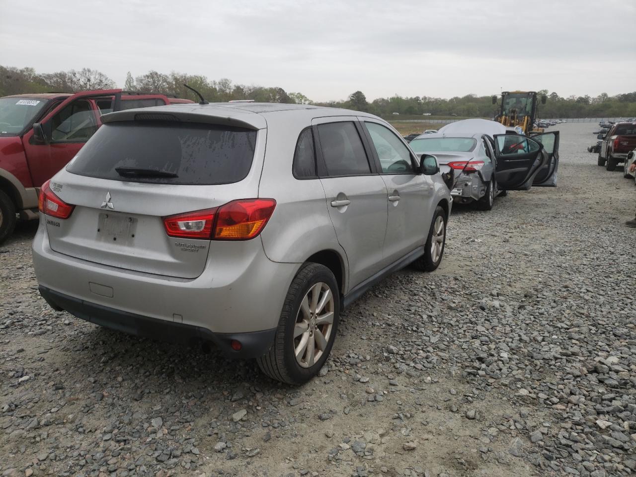 Photo 4 from auction – 2013 MITSUBISHI OUTLANDER with VIN 4A4AP3AU8DE003037