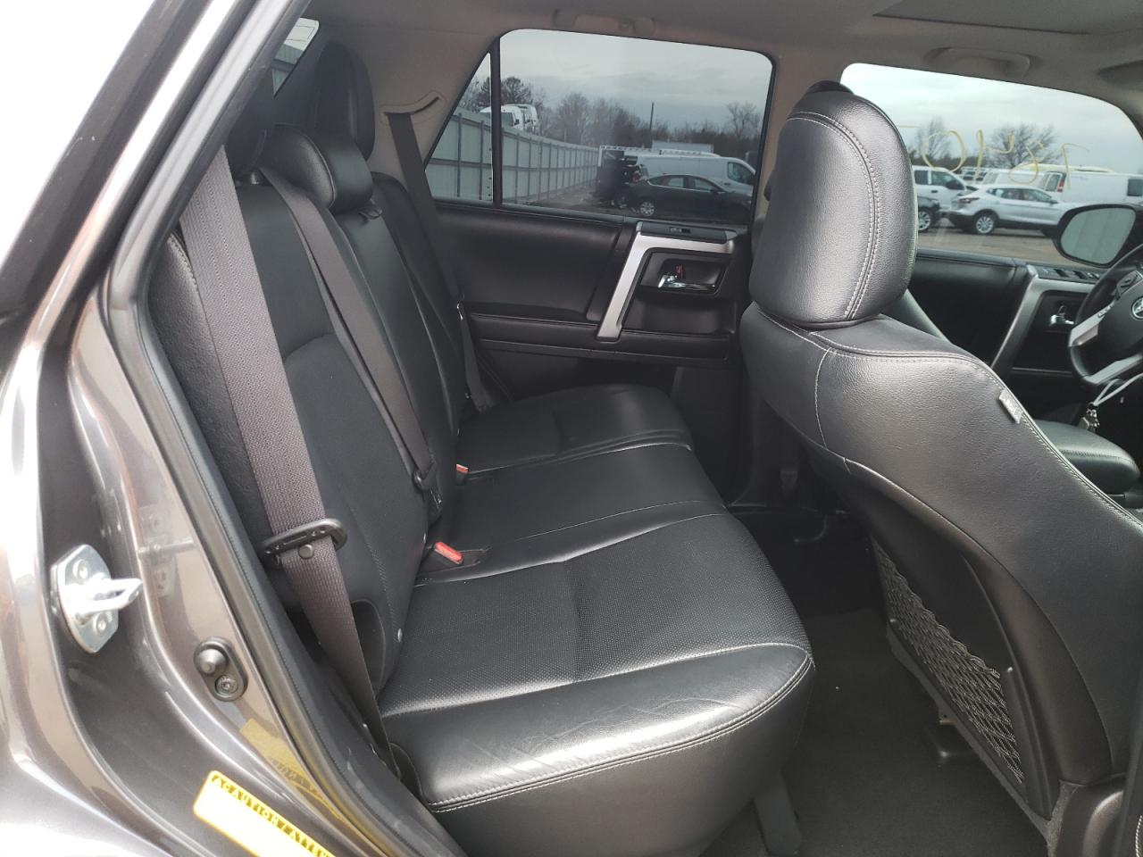 Photo 6 from auction – 2015 TOYOTA 4RUNNER SR with VIN JTEBU5JR3F5236379