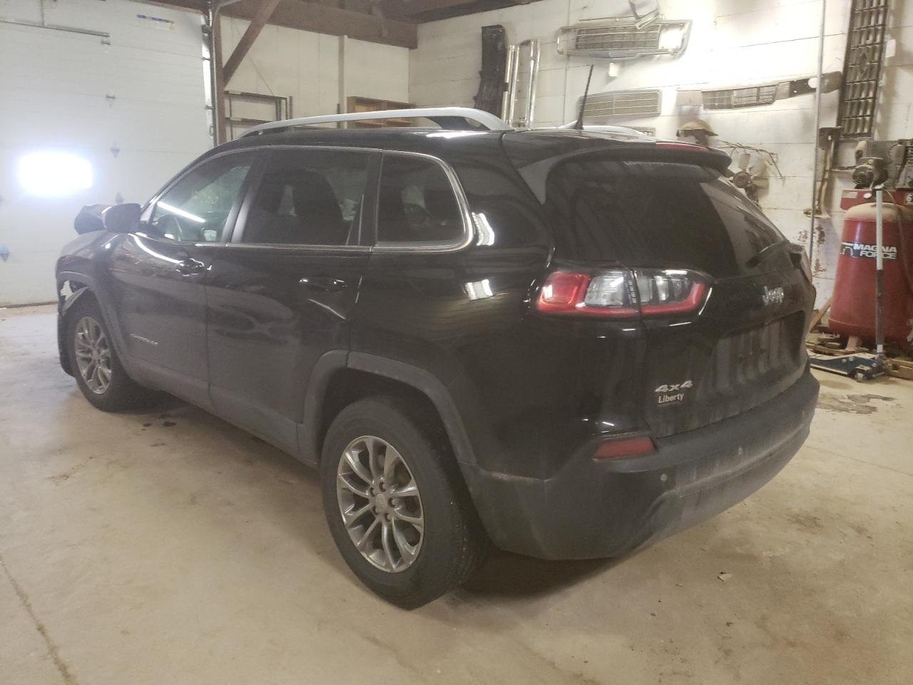 Photo 3 from auction – 2019 JEEP CHEROKEE L with VIN 1C4PJMLB0KD432017