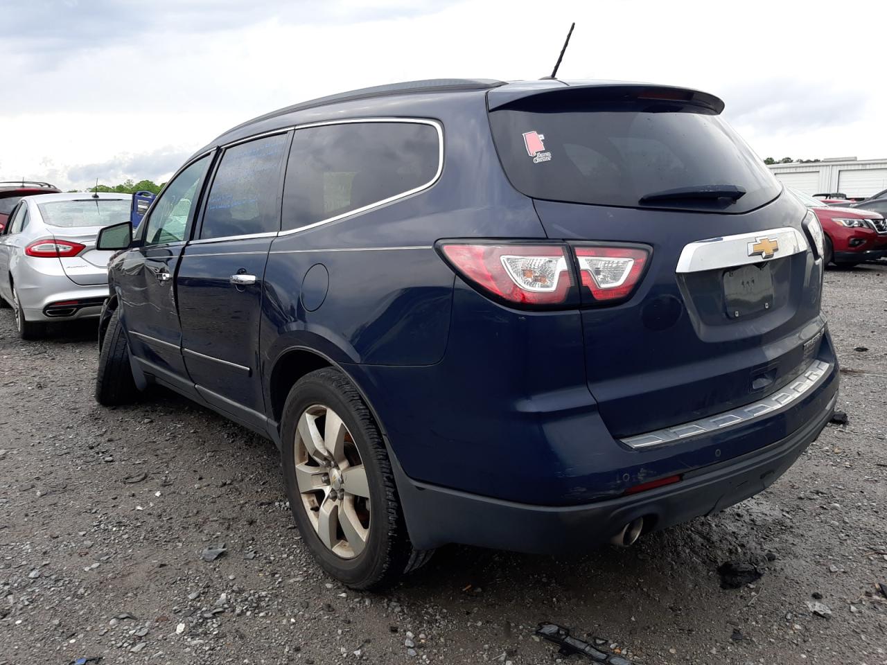 Photo 3 from auction – 2015 CHEVROLET TRAVERSE L with VIN 1GNKRJKD7FJ302108