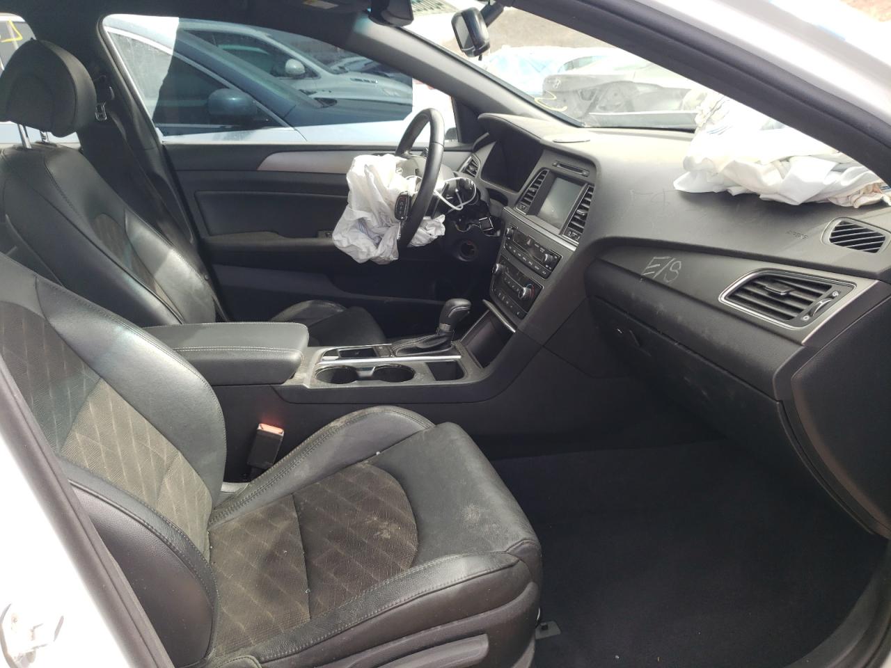 Photo 5 from auction – 2017 HYUNDAI SONATA SPO with VIN 5NPE34AB0HH494136