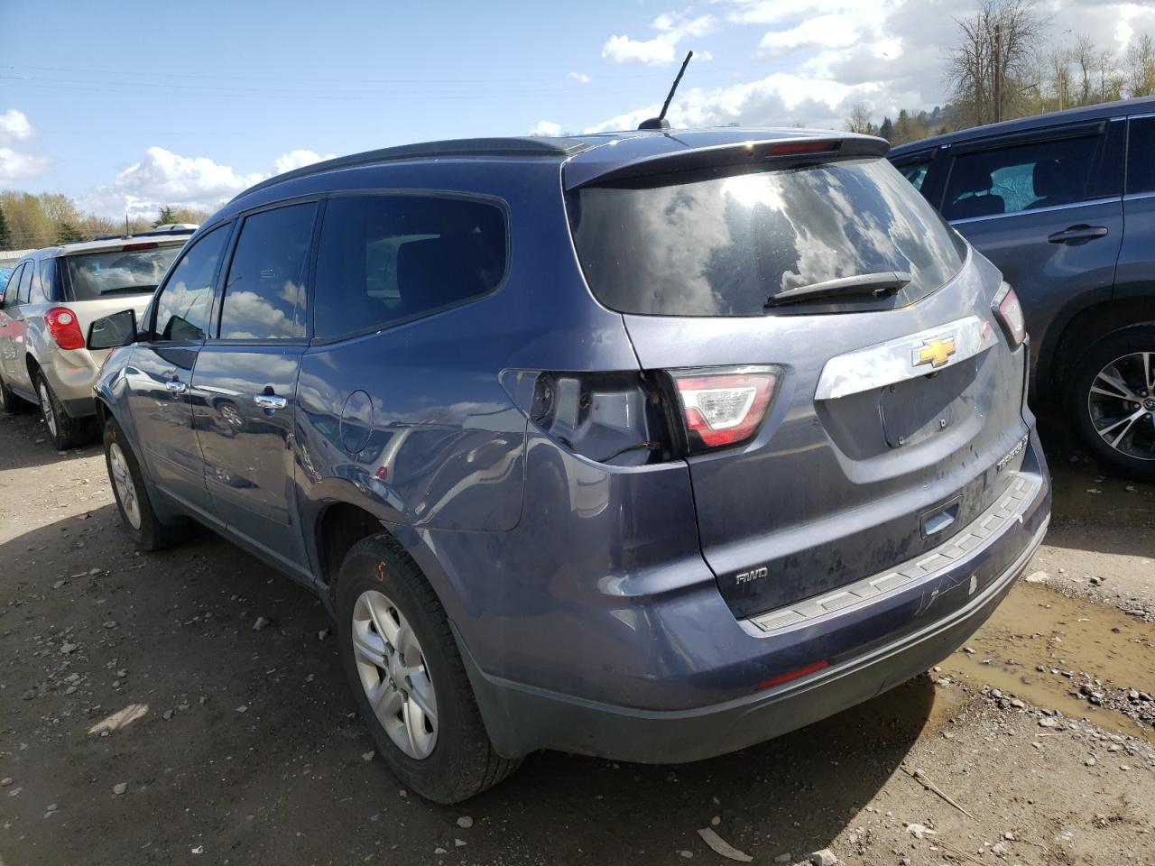 Photo 3 from auction – 2014 CHEVROLET TRAVERSE L with VIN 1GNKVFKD1EJ308316