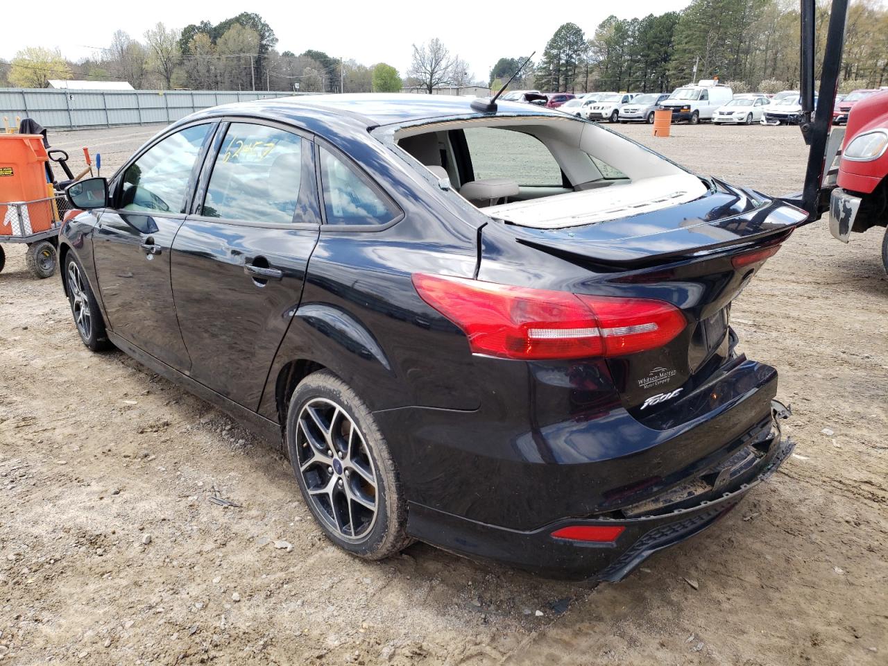 Photo 3 from auction – 2016 FORD FOCUS SE with VIN 1FADP3F22GL383543