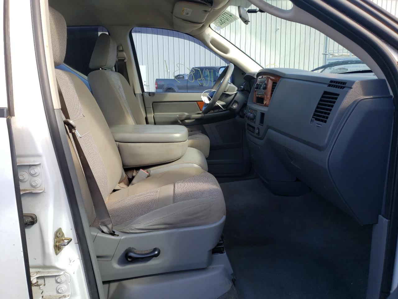 Photo 5 from auction – 2006 DODGE DR1500 with VIN 1D7HU18286J157187