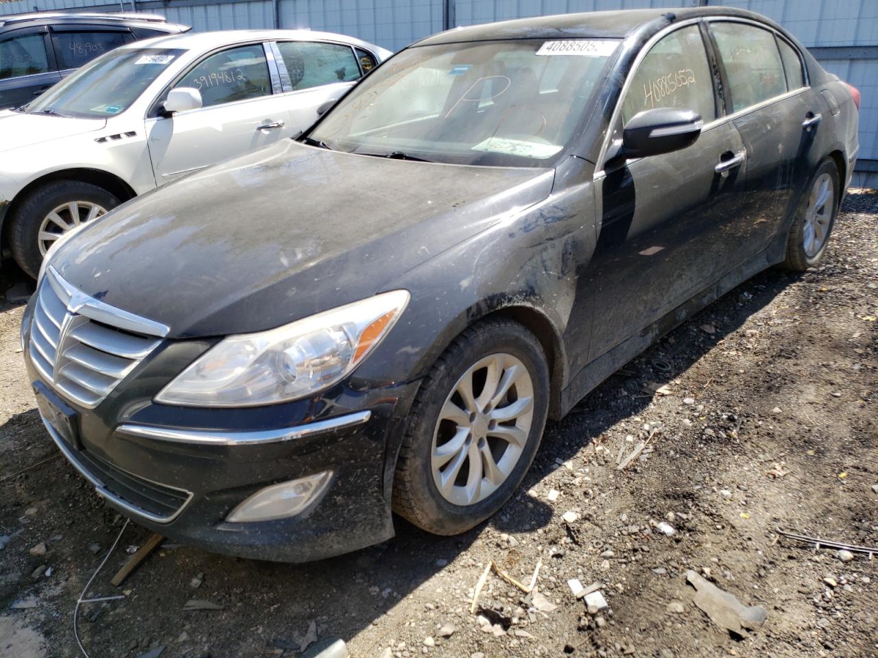 Photo 2 from auction – 2013 HYUNDAI GENESIS 3. with VIN KMHGC4DD7DU244197