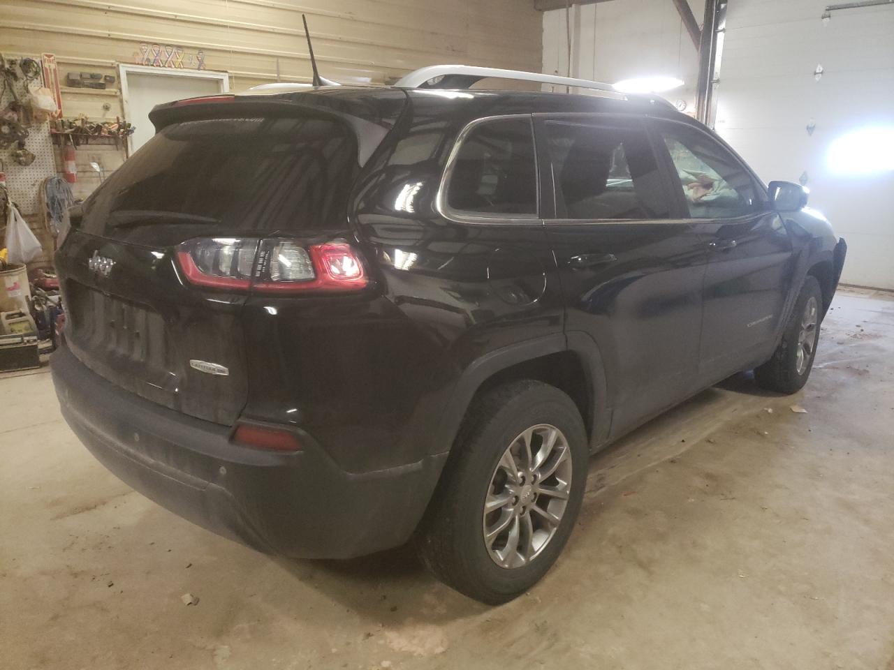 Photo 4 from auction – 2019 JEEP CHEROKEE L with VIN 1C4PJMLB0KD432017