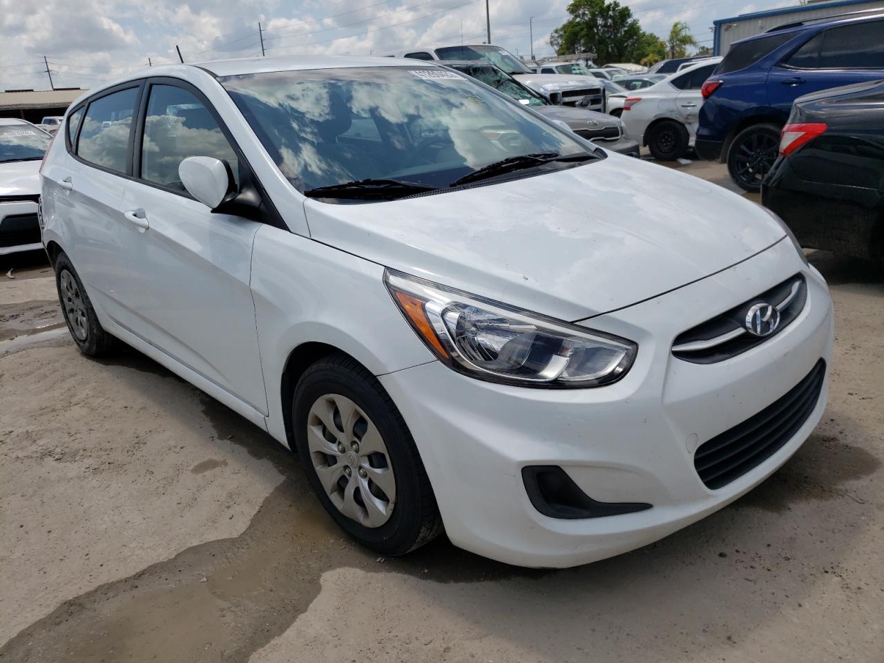 HYUNDAI ACCENT SE 2017 with VIN KMHCT5AE3HU320473 - Photo from auction