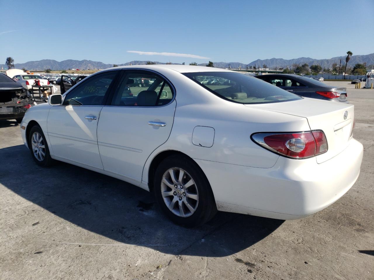 Photo 3 from auction – 2002 LEXUS ES 300 with VIN JTHBF30G525022568