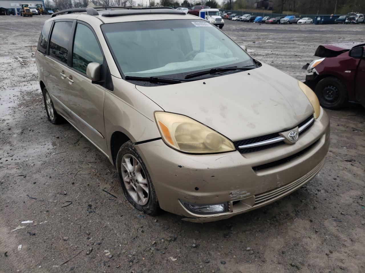 TOYOTA SIENNA XLE 2005 with VIN 5TDBA22CX5S045122 - Photo from auction