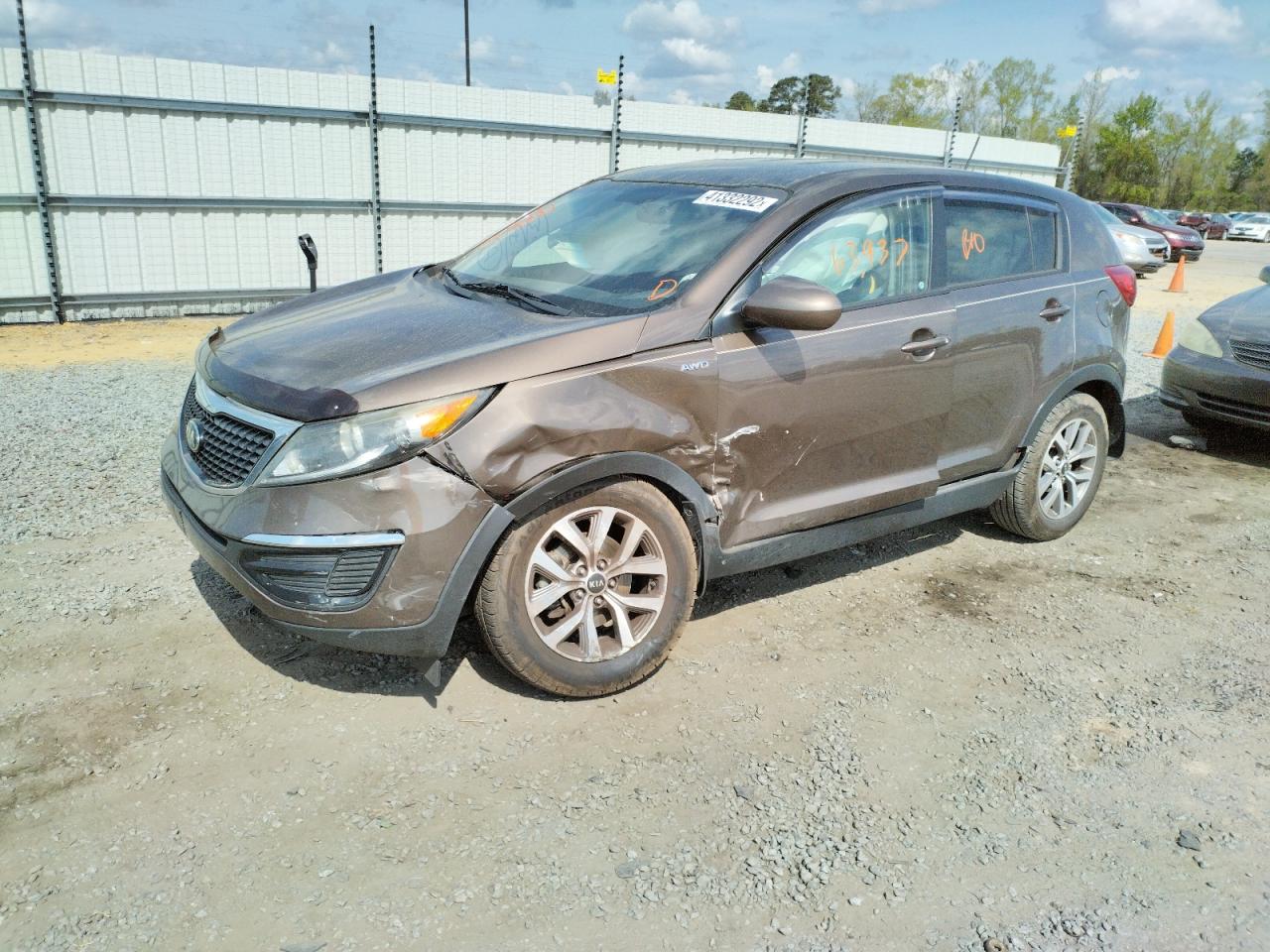 Photo 9 from auction – 2015 KIA SPORTAGE L with VIN KNDPBCAC5F7685065