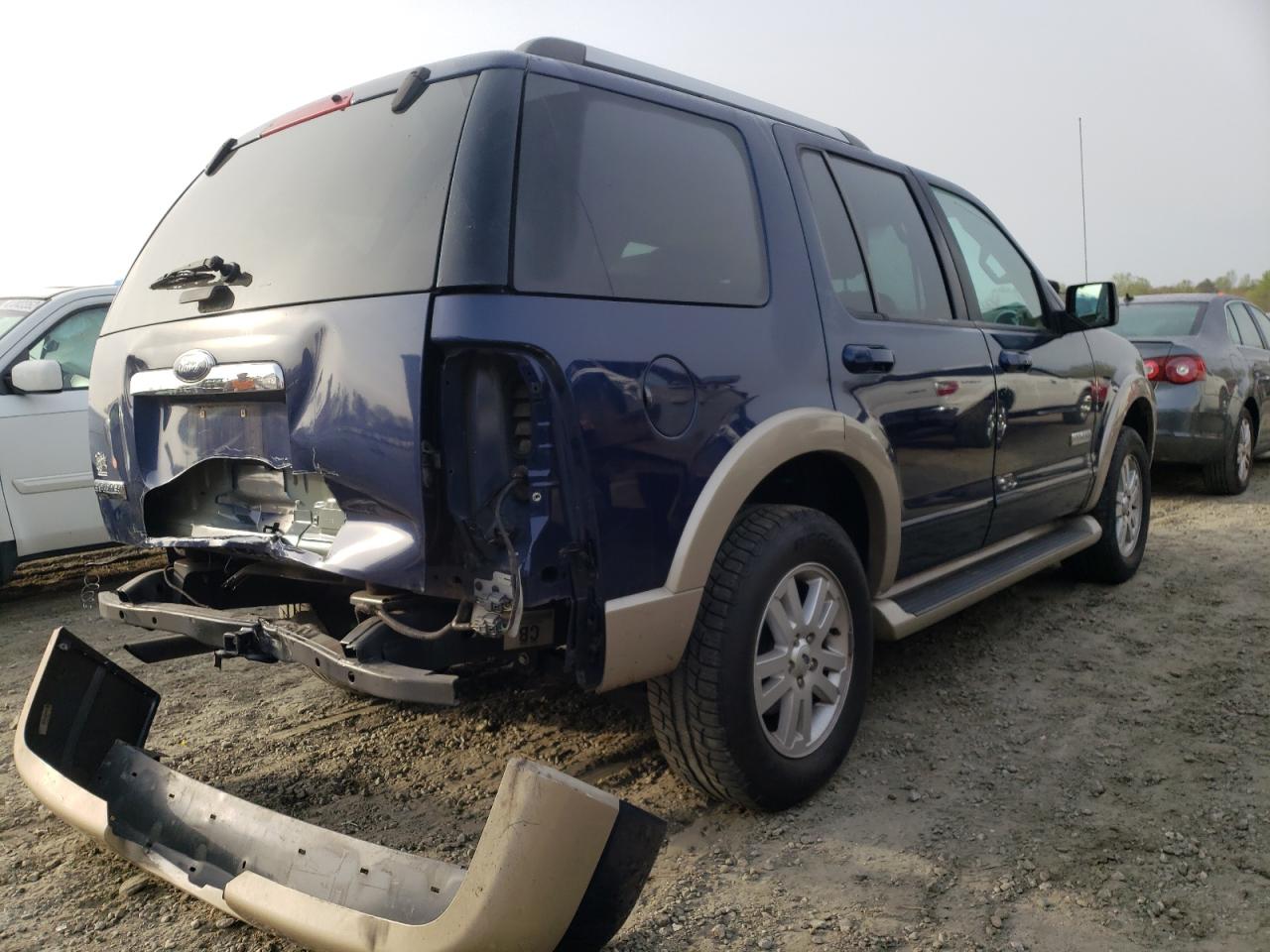 Photo 4 from auction – 2007 FORD EXPLORER E with VIN 1FMEU64E27UA35477