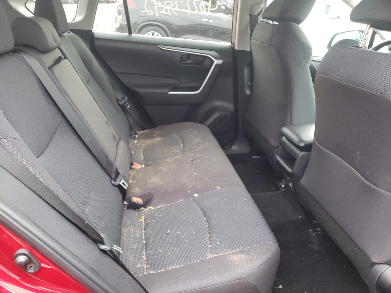 Photo 6 from auction – 2021 TOYOTA RAV4 LE with VIN 2T3F1RFV9MW243502