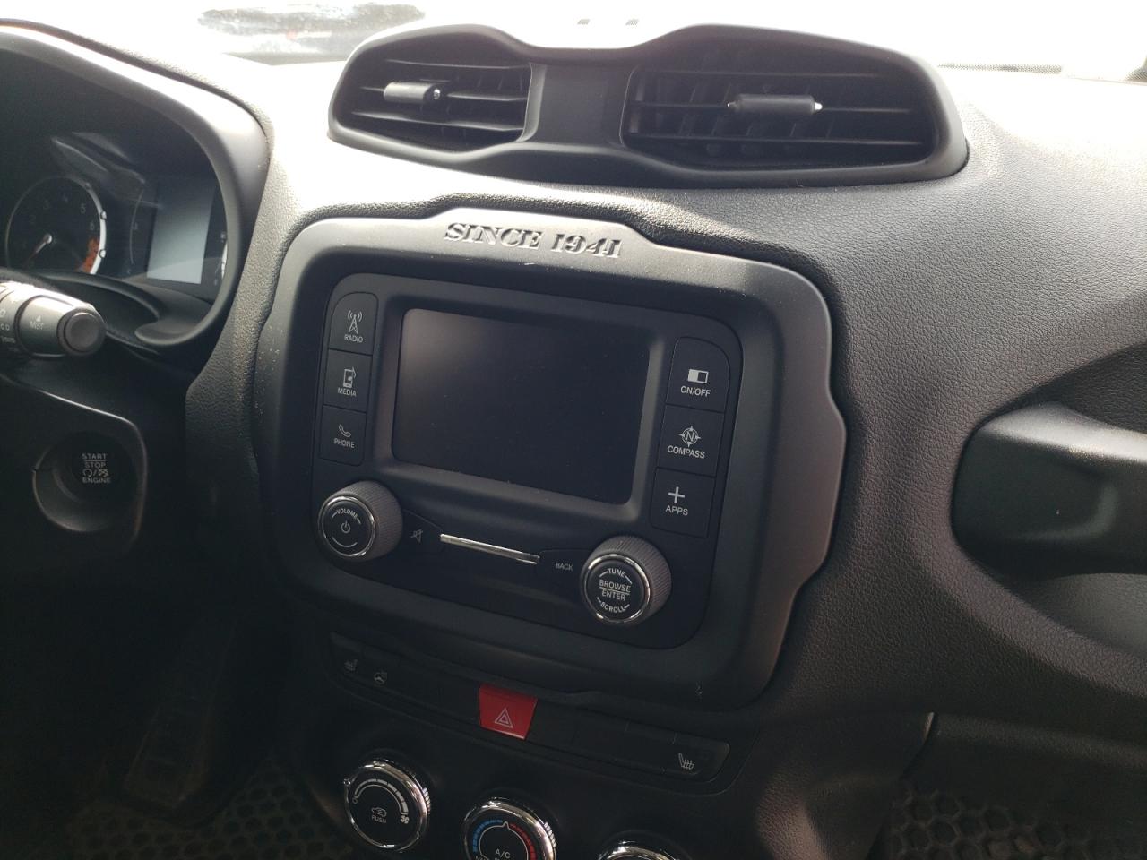 Photo 9 from auction – 2017 JEEP RENEGADE L with VIN ZACCJBBB3HPF46981