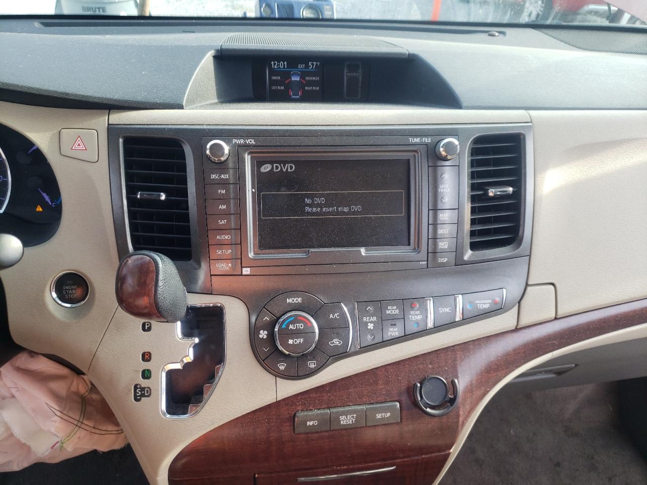 Photo 9 from auction – 2011 TOYOTA SIENNA XLE with VIN 5TDYK3DC5BS132240