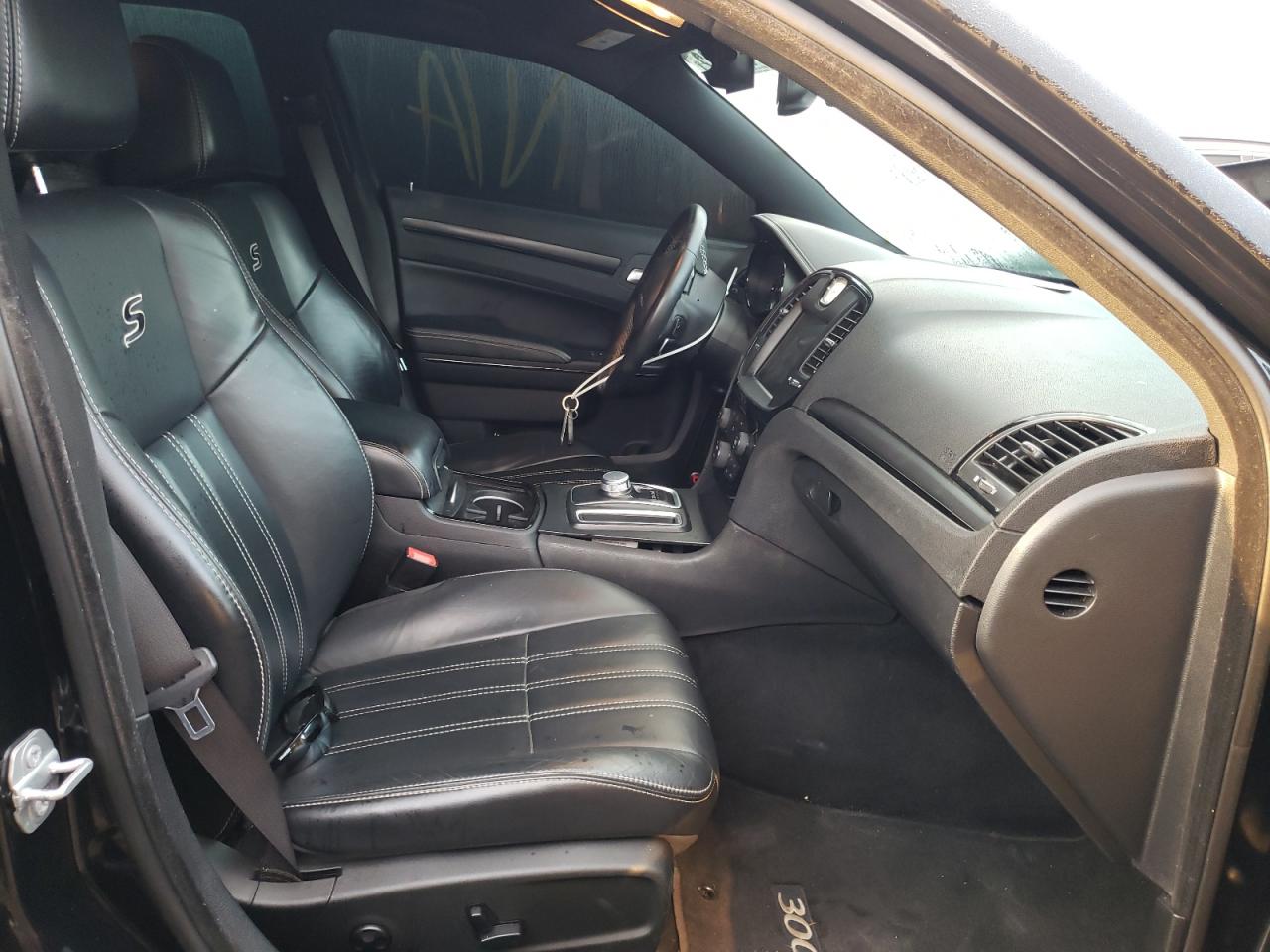 Photo 5 from auction – 2016 CHRYSLER 300 S with VIN 2C3CCABG1GH141660