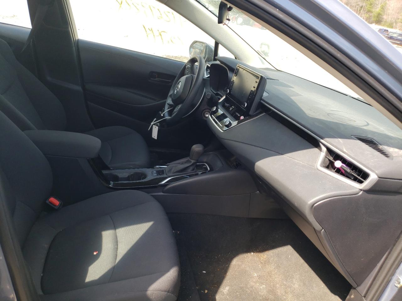 Photo 5 from auction – 2022 TOYOTA COROLLA LE with VIN 5YFEPMAE1NP286022