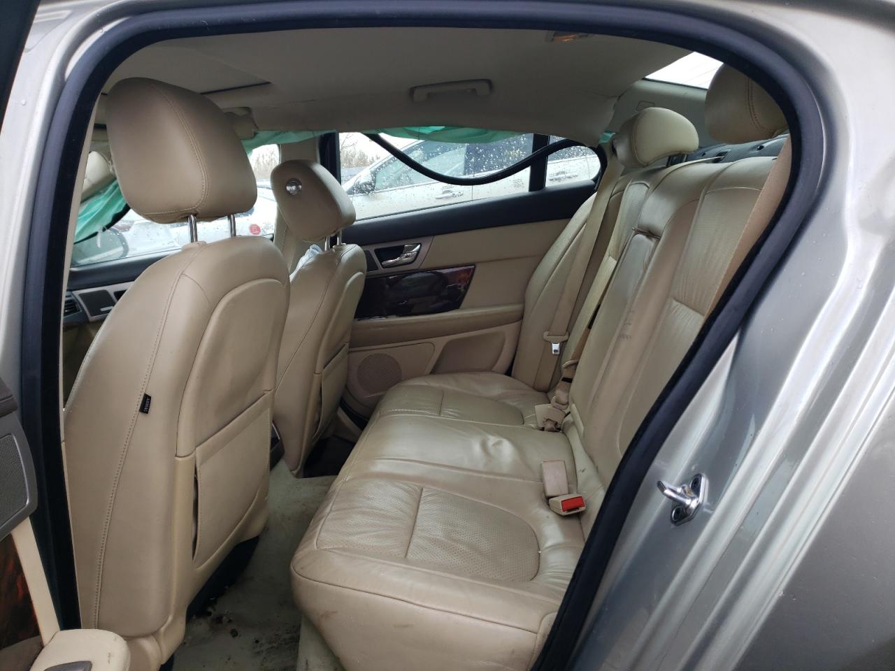 Photo 6 from auction – 2011 JAGUAR XF PREMIUM with VIN SAJXA0GB3BLR89482