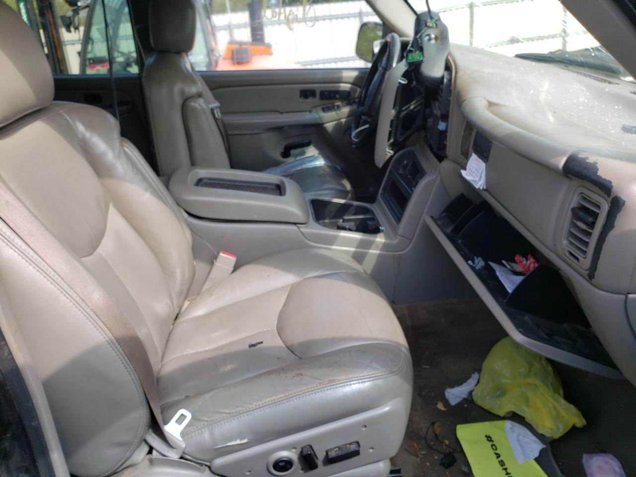 Photo 5 from auction – 2005 GMC NEW SIERRA with VIN 2GTEK13T551192653