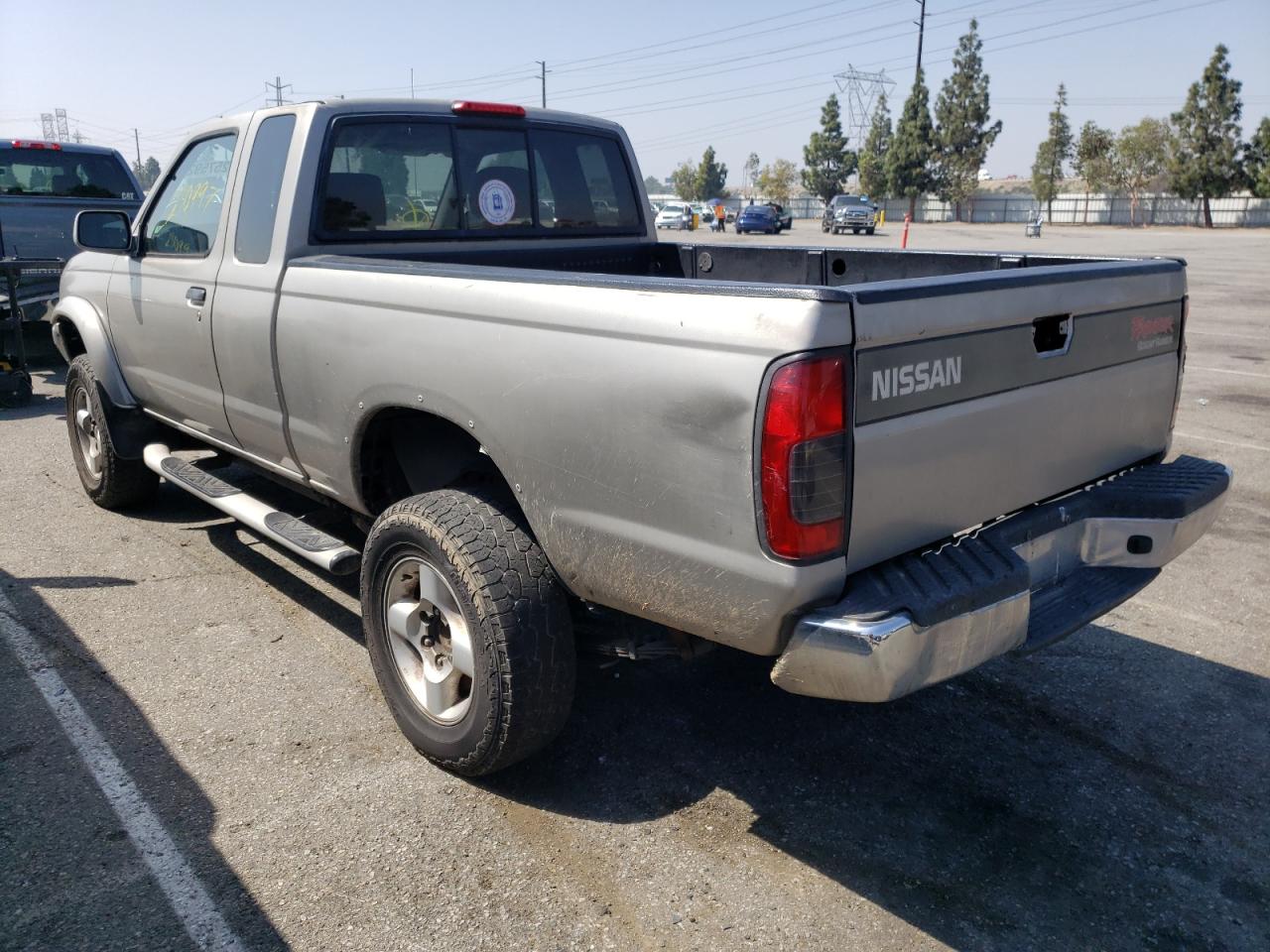 Photo 3 from auction – 2000 NISSAN FRONTIER K with VIN 1N6ED26T5YC347192