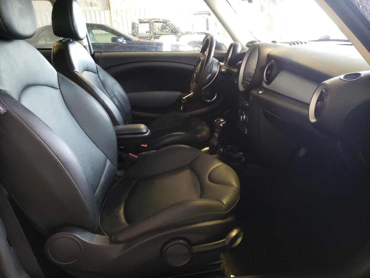 Photo 5 from auction – 2011 MINI COOPER with VIN WMWSU3C51BT095480