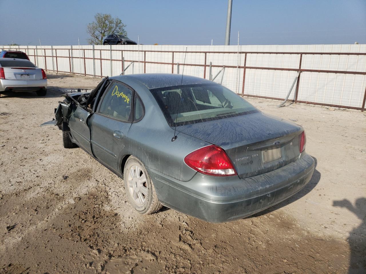 Foto 3 de la subasta – 2005 FORD TAURUS SEL con VIN 1FAFP56U85A193132