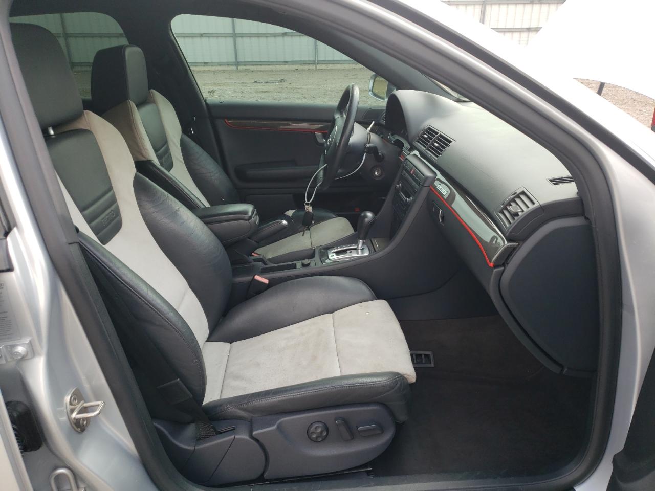 Photo 5 from auction – 2004 AUDI S4 with VIN WAUPL68EX4A256801