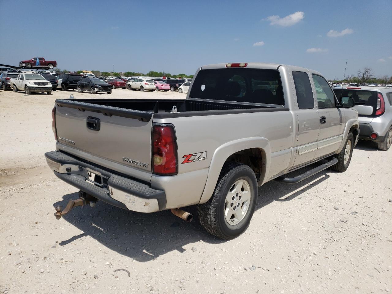 Photo 4 from auction – 2004 CHEVROLET SILVERADO with VIN 1GCEK19T34E269900