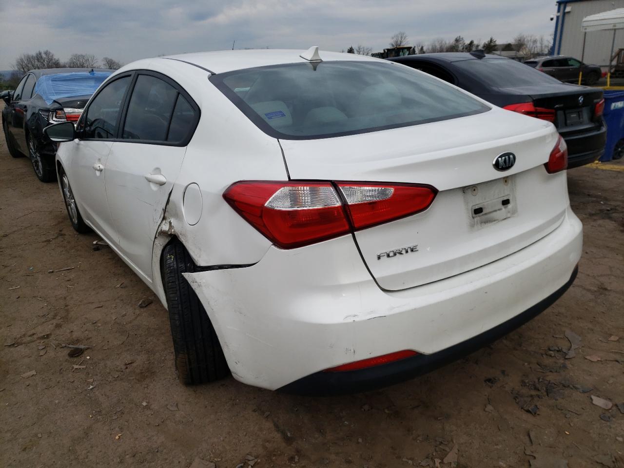 Photo 3 from auction – 2016 KIA FORTE LX with VIN KNAFX4A63G5439879