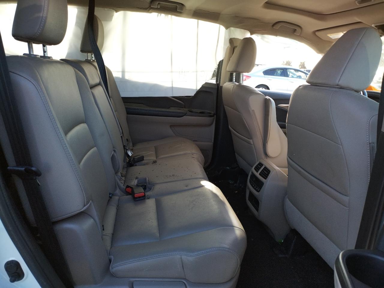 Photo 6 from auction – 2017 HONDA PILOT EXL with VIN 5FNYF5H5XHB033258