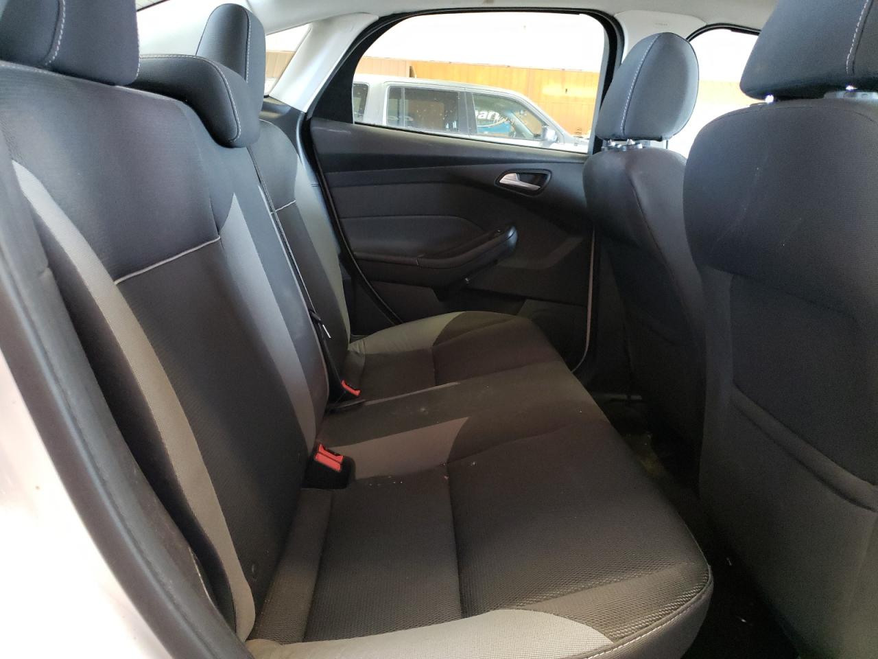Photo 6 from auction – 2014 FORD FOCUS SE with VIN 1FADP3F2XEL428046