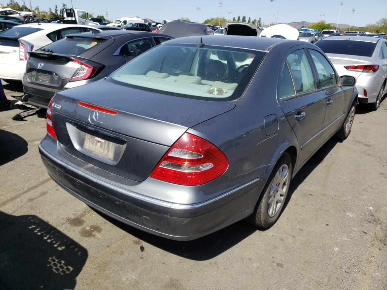 Photo 4 from auction – 2005 MERCEDES-BENZ E 320 with VIN WDBUF65J35A685082
