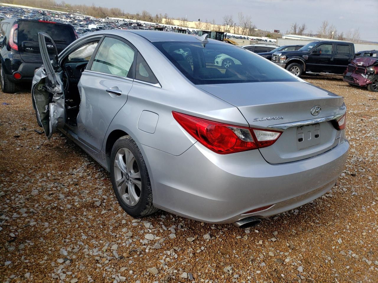 Photo 3 from auction – 2011 HYUNDAI SONATA SE with VIN 5NPEC4AB5BH293856