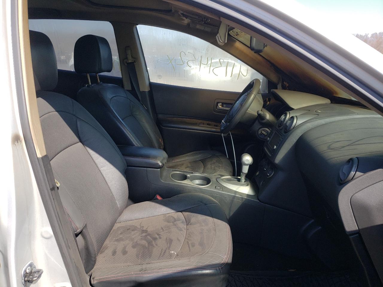 Photo 5 from auction – 2013 NISSAN ROGUE S with VIN JN8AS5MV2DW120312