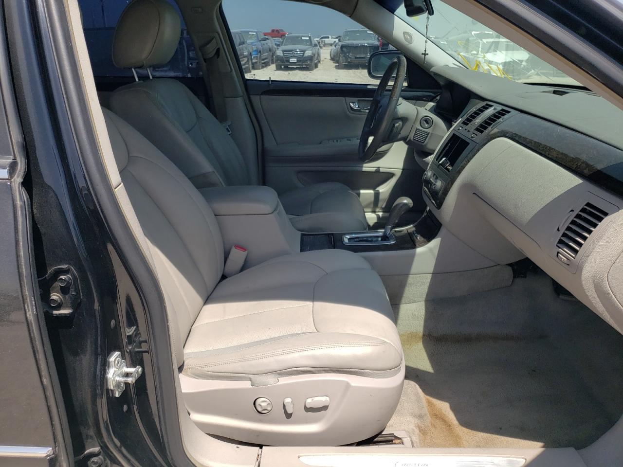 Photo 5 from auction – 2009 CADILLAC DTS with VIN 1G6KD57Y69U134588