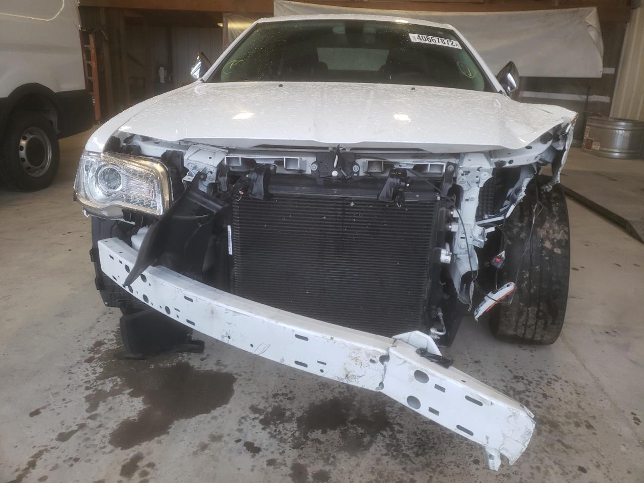 Photo 9 from auction – 2019 CHRYSLER 300 TOURIN with VIN 2C3CCAAG8KH684210