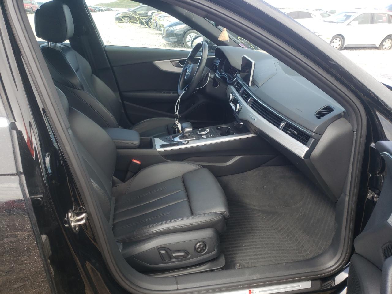 Photo 5 from auction – 2017 AUDI A4 PREMIUM with VIN WAUENAF45HN055188