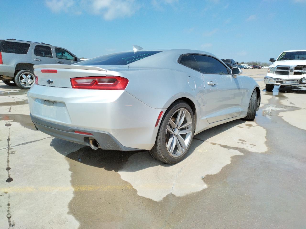 Photo 4 from auction – 2018 CHEVROLET CAMARO LT with VIN 1G1FB1RS2J0124943