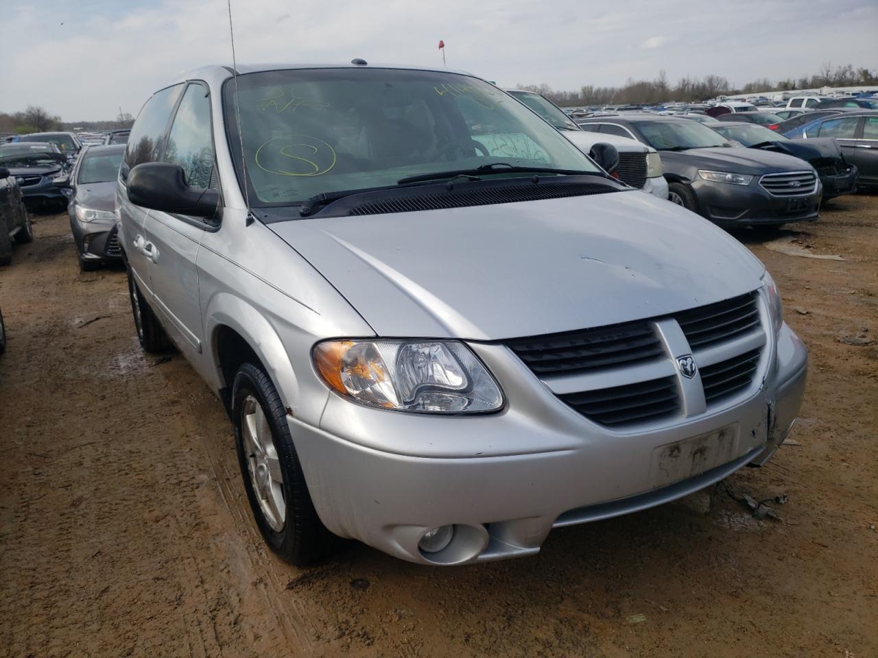 DODGE GRAND CARA 2007 with VIN 2D4GP44L97R241385 - Photo from auction