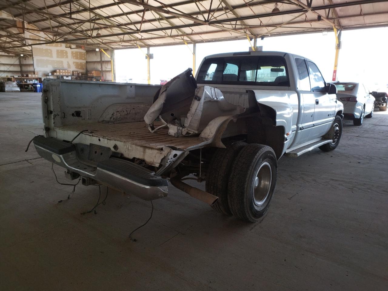 Photo 9 from auction – 1998 DODGE RAM 3500 with VIN 1B7MC33W1WJ186435