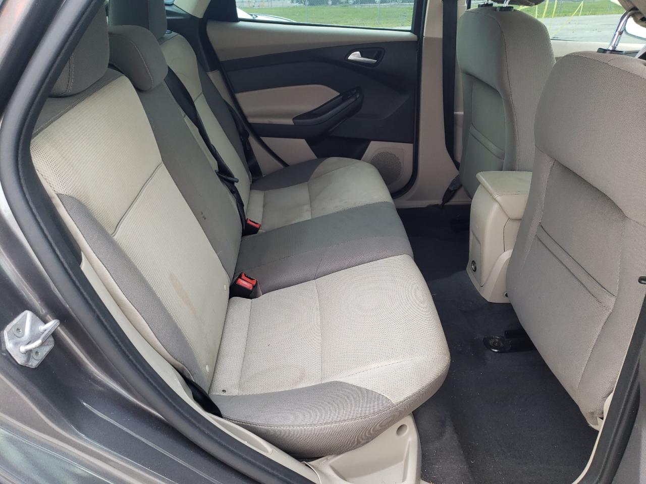 Photo 6 from auction – 2013 FORD FOCUS SE with VIN 1FADP3K2XDL359895