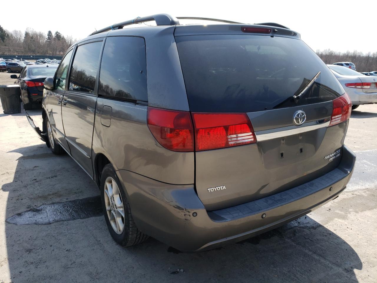 Photo 3 from auction – 2005 TOYOTA SIENNA XLE with VIN 5TDBA22C55S054293