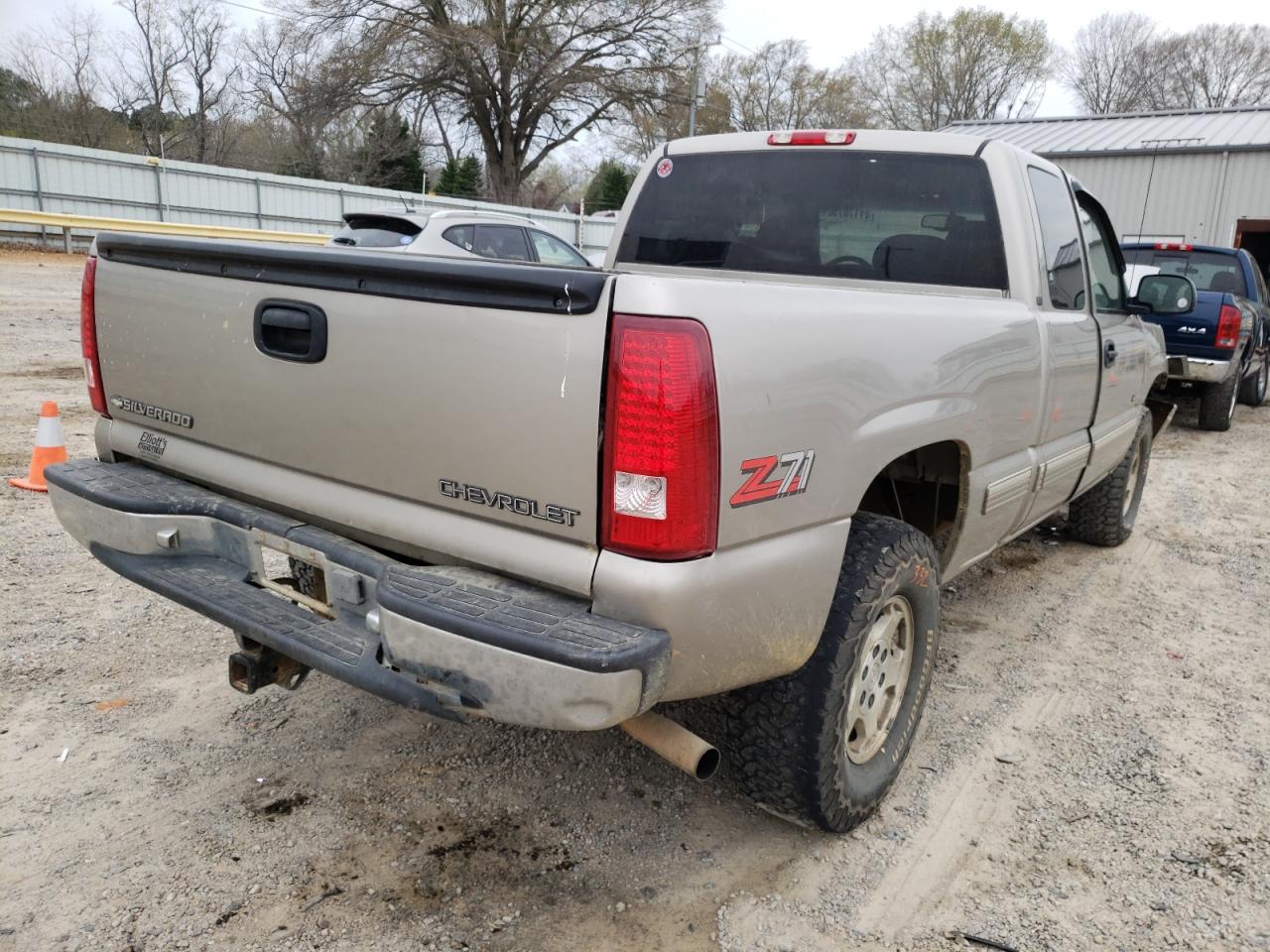Photo 4 from auction – 1999 CHEVROLET SILVERADO with VIN 1GCEK19T4XE241477