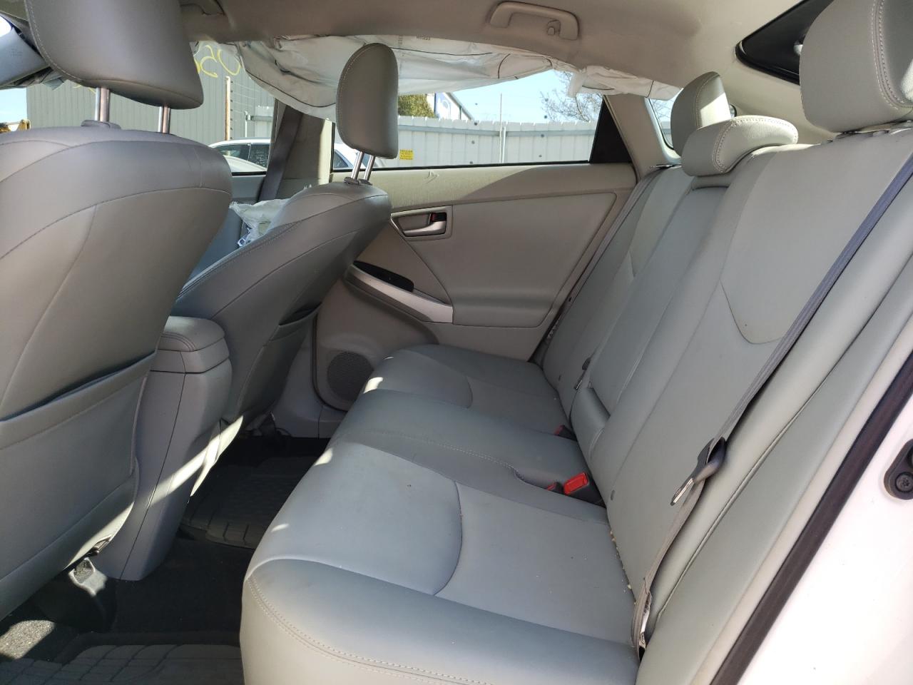 Photo 6 from auction – 2013 TOYOTA PRIUS with VIN JTDKN3DU3D0343979