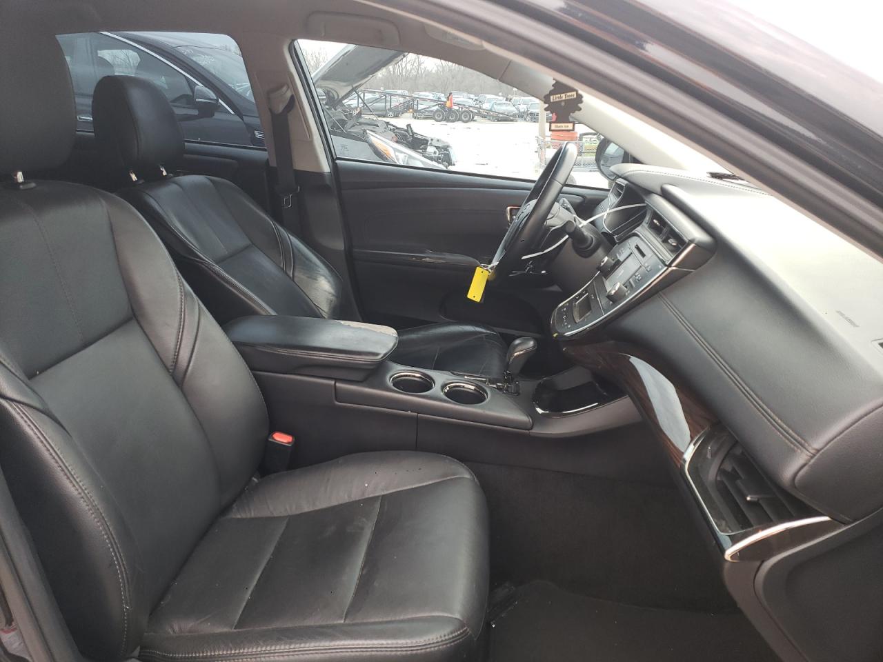 Photo 5 from auction – 2015 TOYOTA AVALON XLE with VIN 4T1BK1EB2FU152149
