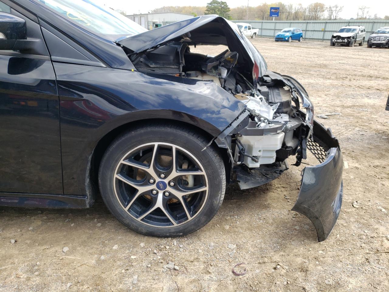 Photo 9 from auction – 2016 FORD FOCUS SE with VIN 1FADP3F22GL383543