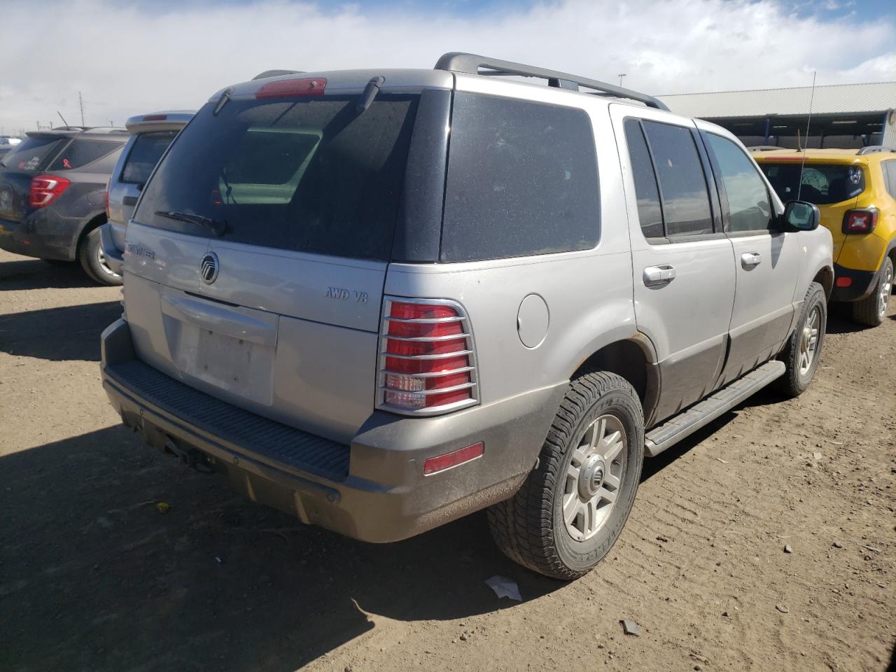Photo 4 from auction – 2004 MERCURY MOUNTAINEE with VIN 4M2DU86WX4ZJ01770