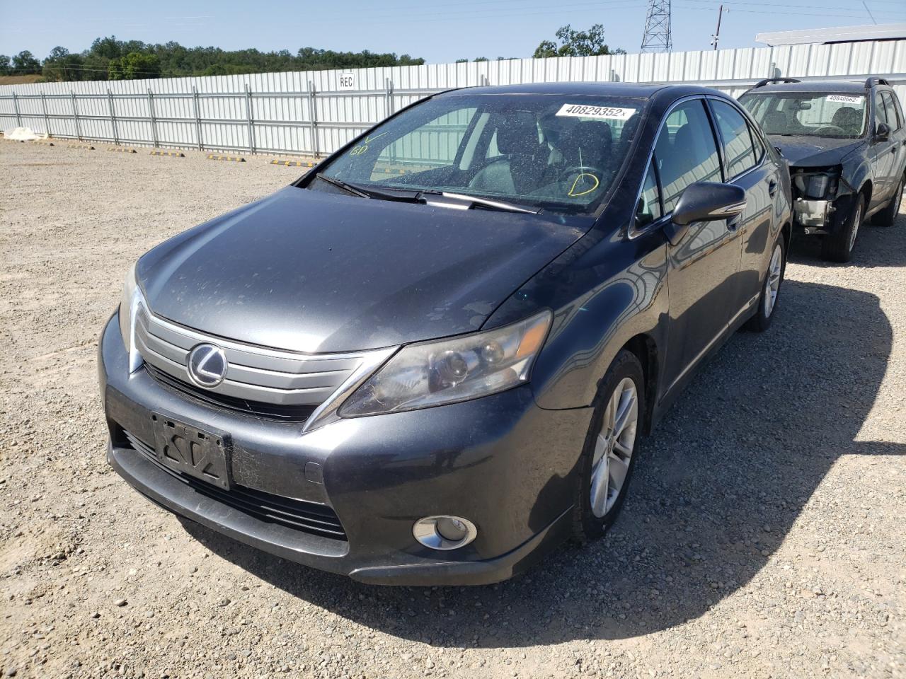 Photo 2 from auction – 2011 LEXUS HS 250H with VIN JTHBB1BA7B2047790