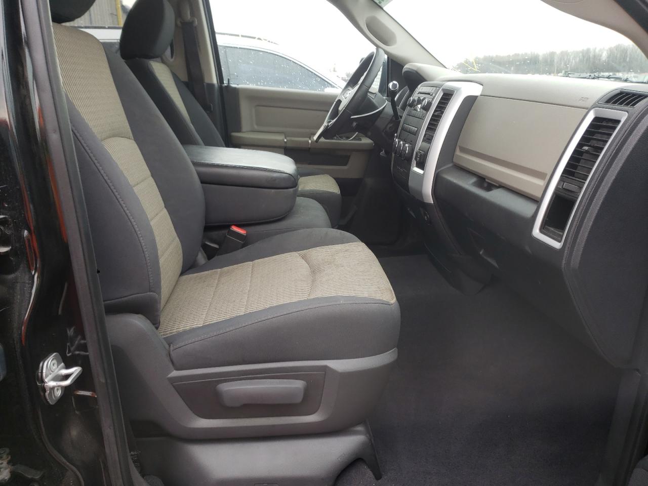 Photo 5 from auction – 2010 DODGE RAM 1500 with VIN 1D7RV1GT8AS113611