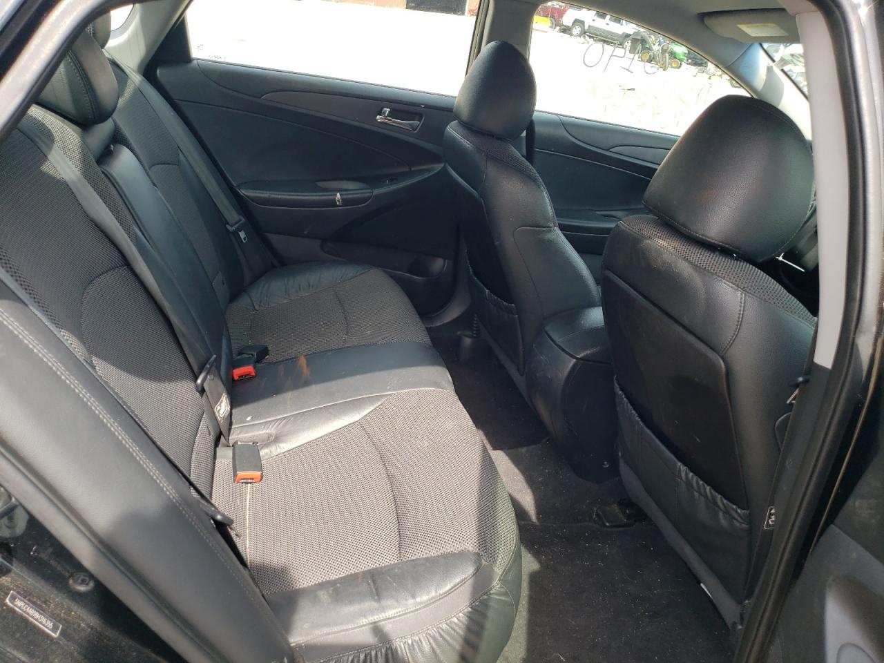 Photo 6 from auction – 2011 HYUNDAI SONATA SE with VIN 5NPEC4AB1BH316355